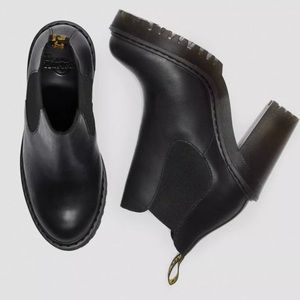 Dr. Martens Hurston Women’s Leather Heeled Chelsea Boots